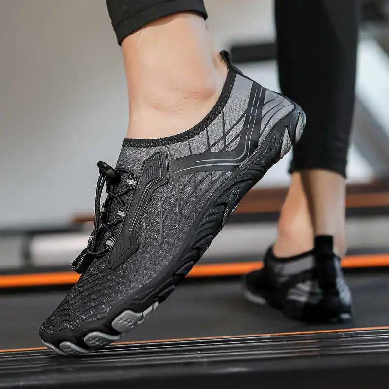 Fashion Rubber Sole Round Tip Slipperes Closed Toe Sandals Style Shoes Men Sneakers Sports Top Quality Botasky New Season Tenix