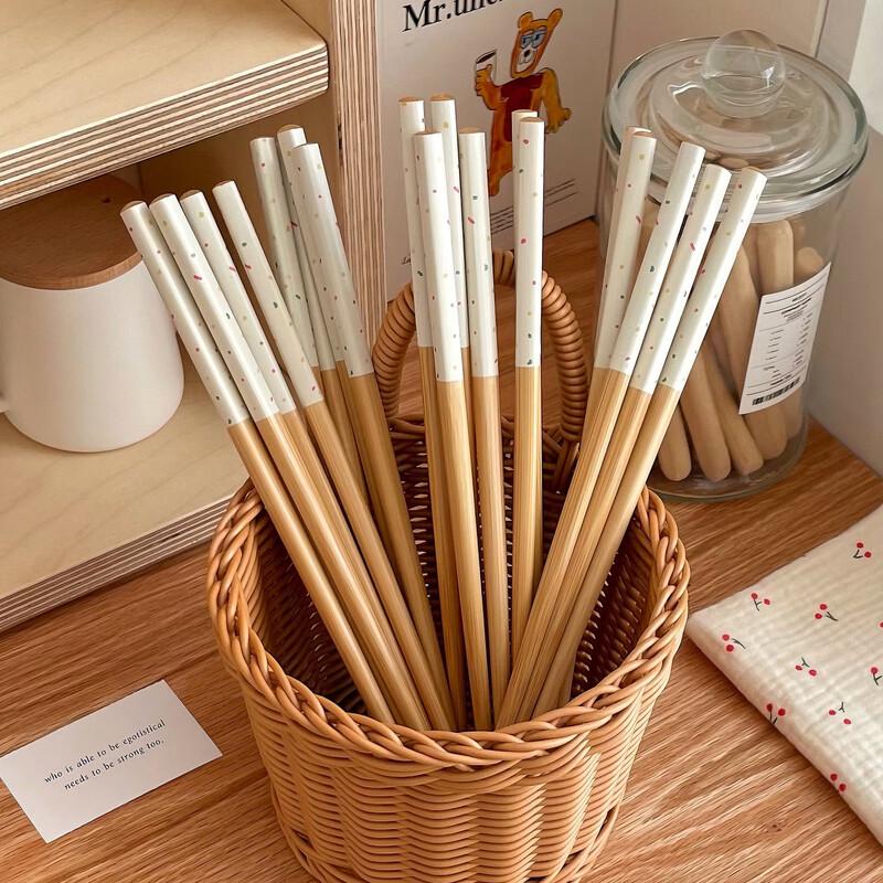 

Bamboo Chopsticks with Sugar Needle Pattern