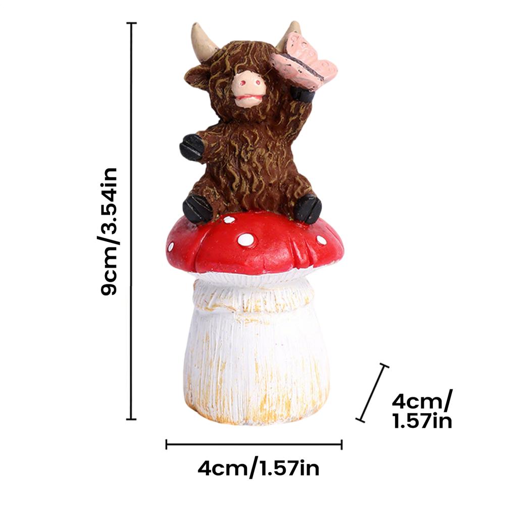 Highland Cow Holding Cute Animal Statue Cute Collectible Figurines Cow Decor Resin Cow Figurine Ornaments Decoration