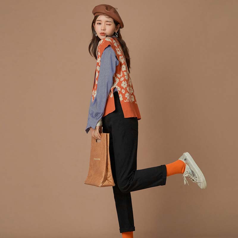 Floral Sweater Vest Women Autumn Winter Fashion Knitted Vest Sleeve Jackets  V Neck Woman Pullover Jumper Girl Sweater Retro English Wind