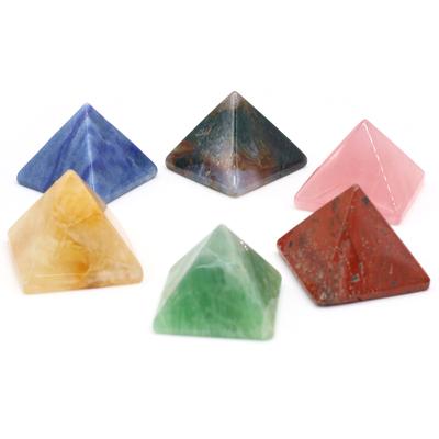 1 Adet Reiki Şifa Kristal Piramit Süsleme Dekorasyon Enerji Doğal Taş Kuvars Akik Ametist Yeşim Değerli Taş Ev Dekoru Mücevher Mini Mobilyalar 4cm