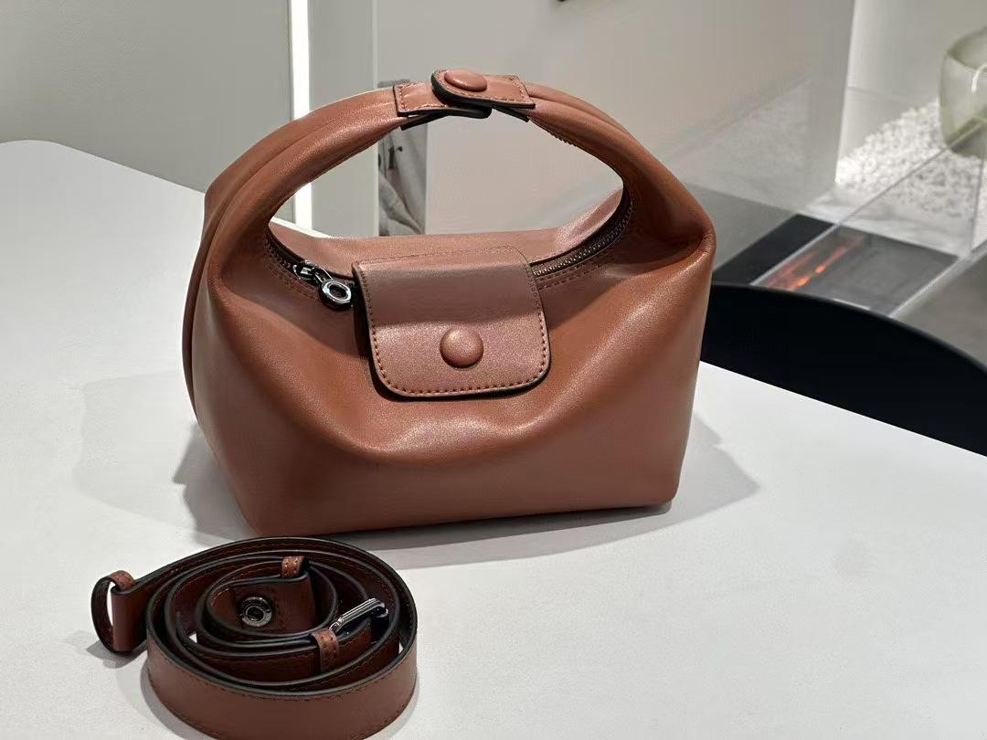 

Niche Design Dumpling Cowhide Leather Women s Underarm Crossbody & Handbag - Large Capacity, High-End Feel 19cm Length, 12cm Base Width, 18cm Height
