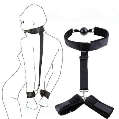 Set Bondage BDSM Restrizione Gioco per Adulti Manette Collare da Collo Polso Bocca Bavaglio Cinghia Feticismo SM Sex Toy Per Donna Coppie