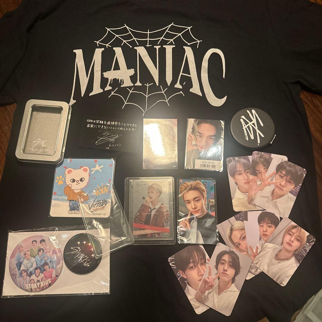 

[USED] straykids MANIAC T-shirts and more
