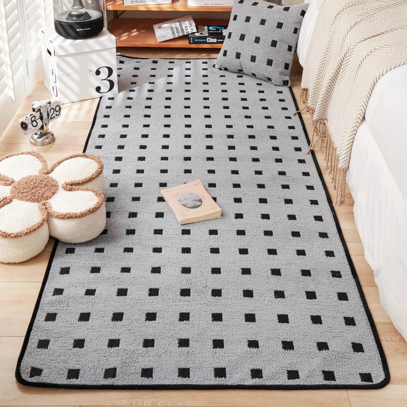

New Modern Simplicity Plush Living Room Bedroom Bedside Sofa Soft Mat Home Light Luxury Non-slip Dirty Resistant Washable Rug 70x120cm 1pcs