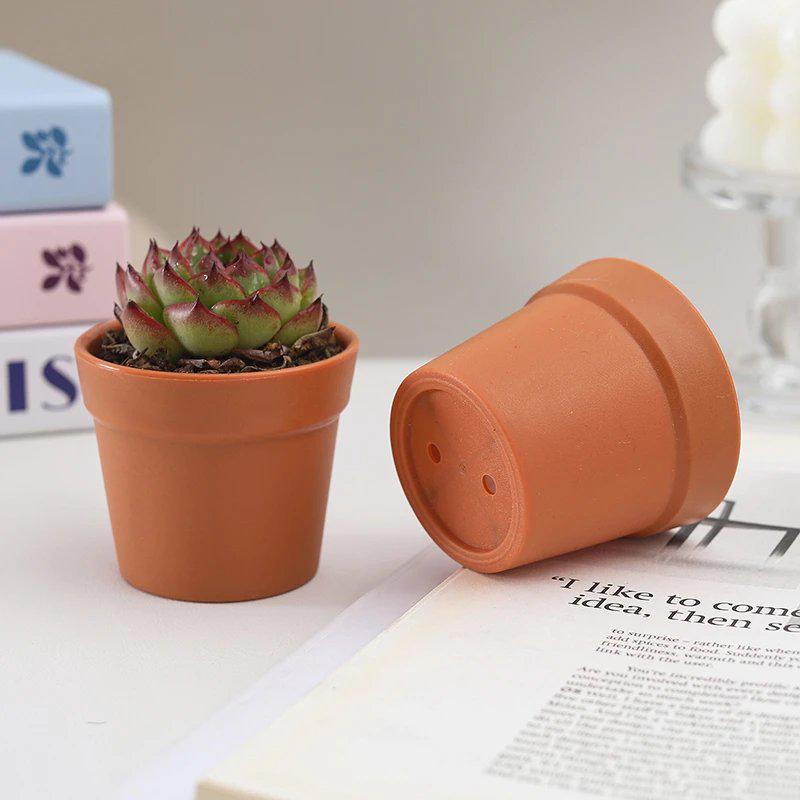 Mini Faux Ceramic Crochet Flower Pot – Anti-Fall, Handmade, White, Artificial Plants & Lawn