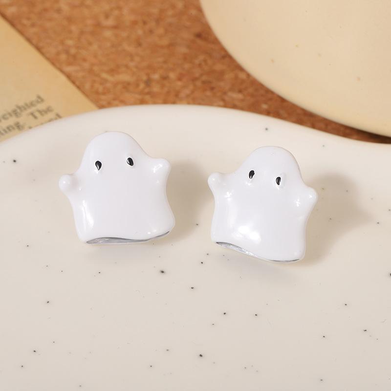 Cartoon Cute Ghost Shark Stud Earrings for Women Creative Ear Biting Animal Funny Earings Piercing Fashion Jewelry