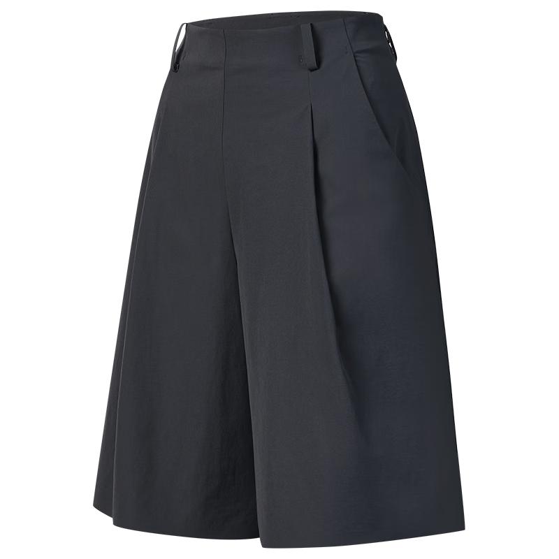 FILA Women s Golf Woven Shorts L