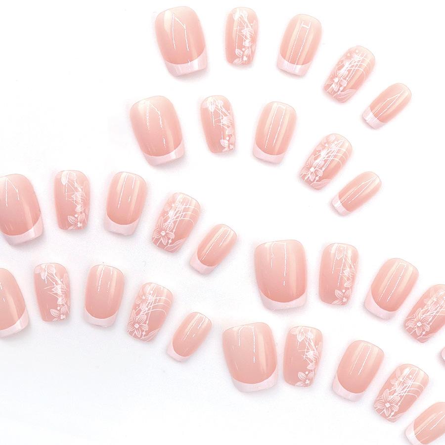 30 Stück Einfache weiße Blume sanftes Temperament Nailart-Stücke niedlich und süß Nische kurz 30 Stück Tragenagel