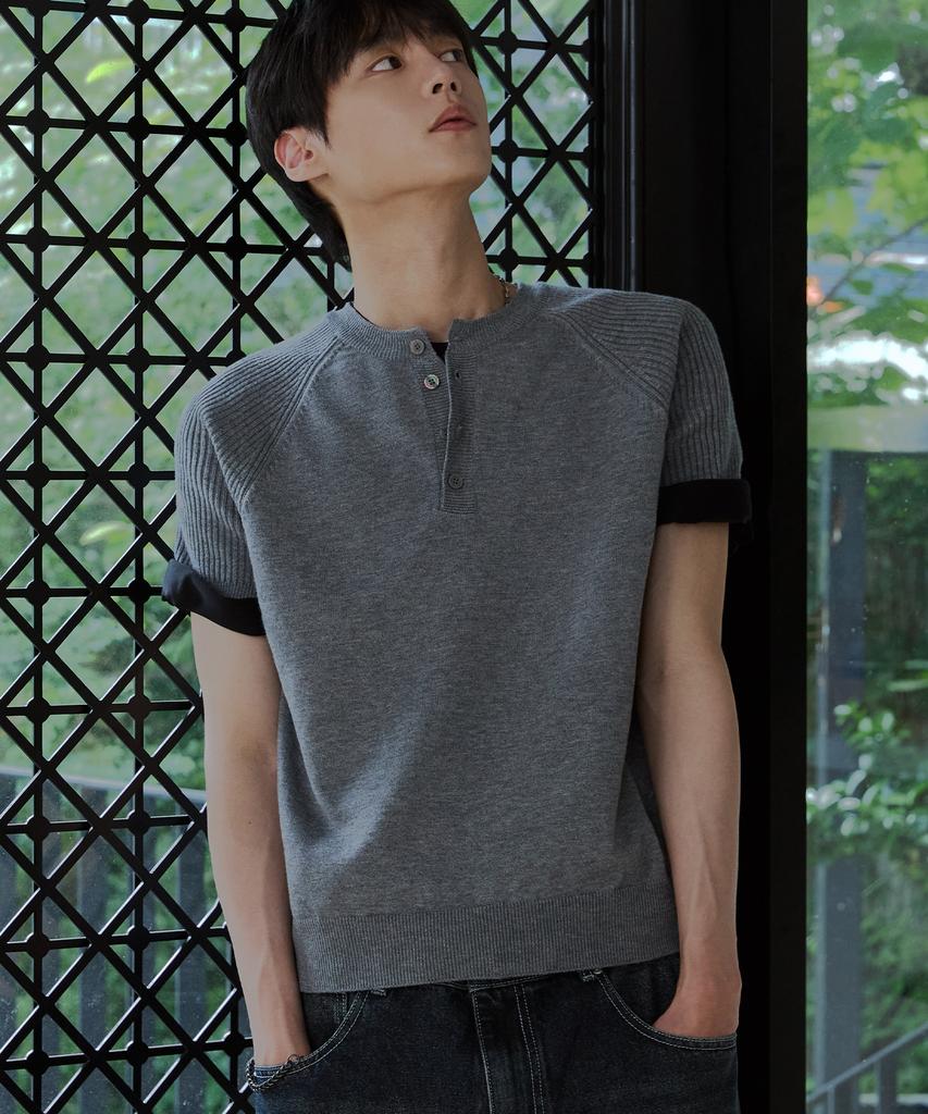 NODU Raglan Henley Neck Ribbed Crop Half Knit [Gray]