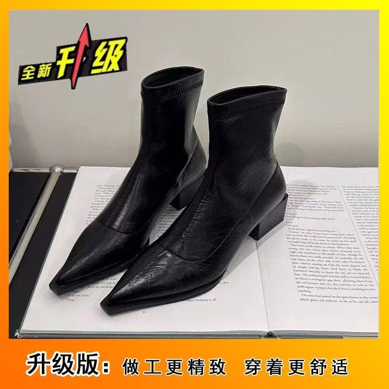 2025 new Internet celebrity popular temperament brown short tube non-slip small bare boots British style retro pointed short boots children