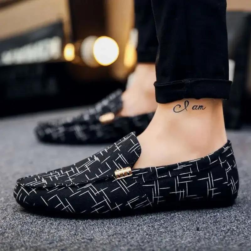 2025 Men's Casual Canvas Slip-On Shoes Spring Summer Breathable Round Toe Korean Style Trendy Student Social Botas Para Hombre