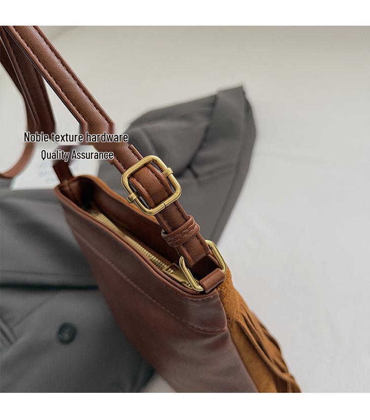 Autumn/Winter Retro Suede Tassel Ethnic Crossbody Bag