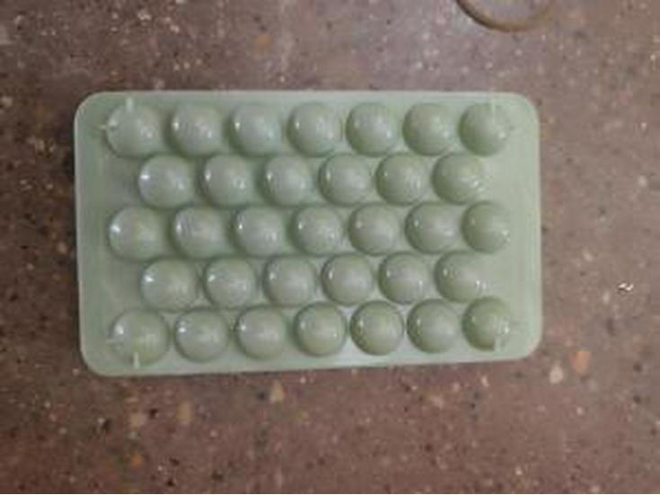 

Форма для льда в виде пчелиных сот с 33 ячейками и пакетом