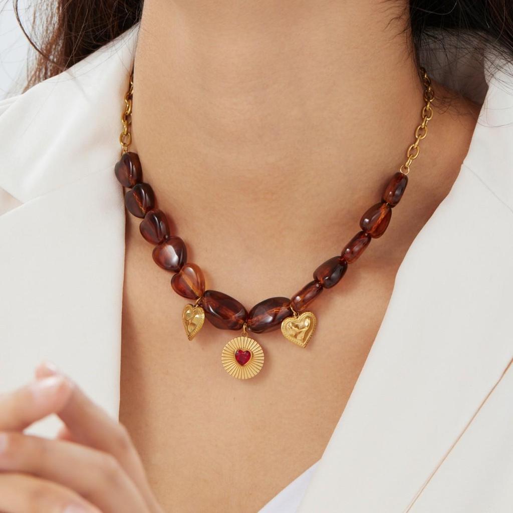 Stylish Geometric Resin Beaded Chain with Gold-Plated Inlaid Diamond Heart Pendant Jewelry Set