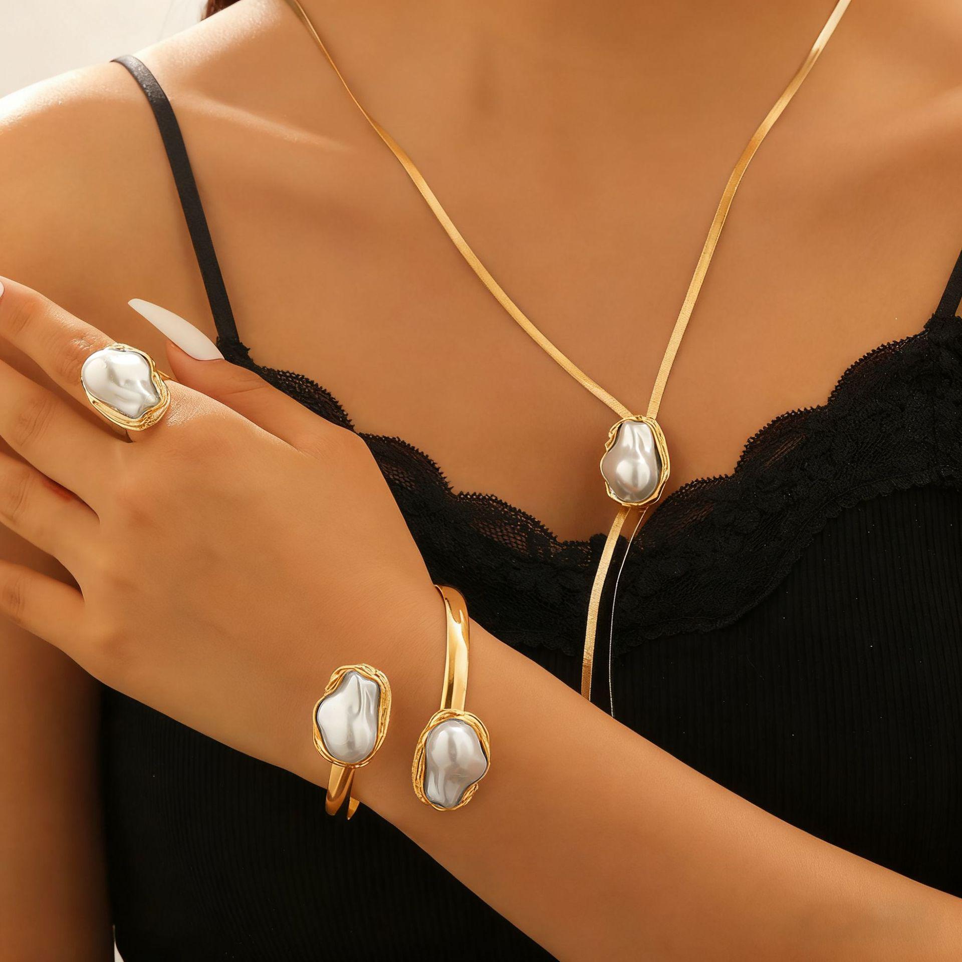 

Набор украшений из барочного жемчуга: Ожерелье, Серьги, Кольцо, Браслет, Чокер для Женщин