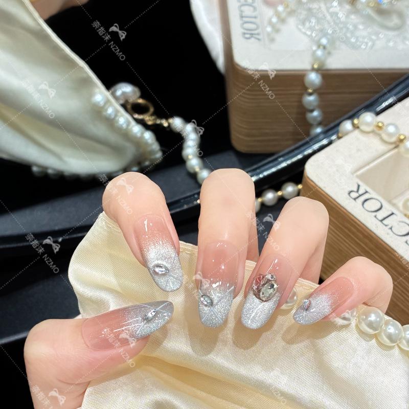Cat Eye Rhinestone Medium-Length Handmade Nails S (Medium Oval)