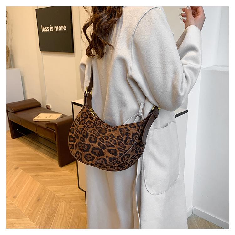 Retro Leopard Print Crossbody Bag: Autumn/Winter Fashion Versatile One-Shoulder Women's Dumpling Bag