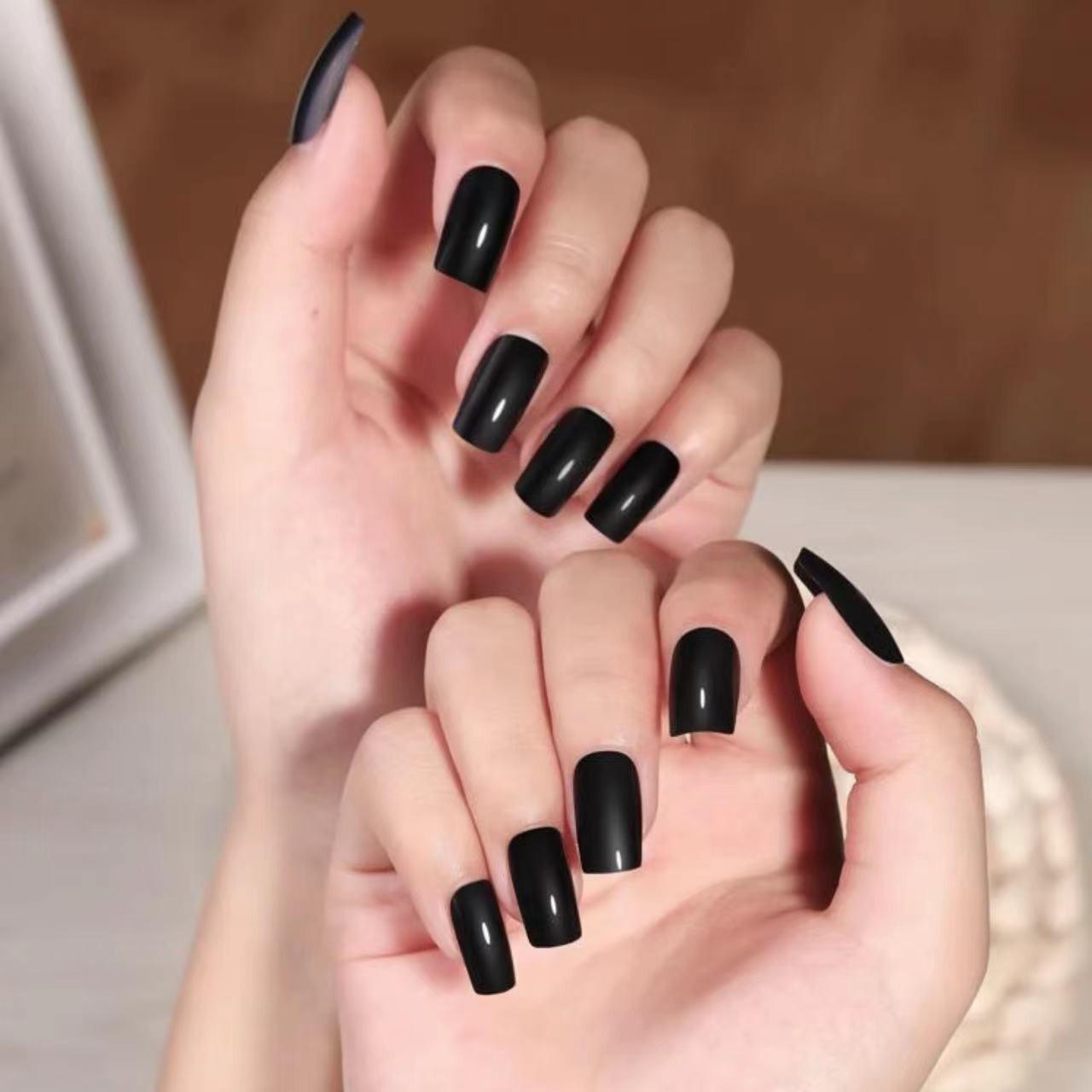 

24 Черных Квадратных Средних Накладных Ногтя - 24 Штуки N221 Black Square Nail [Glue Style]