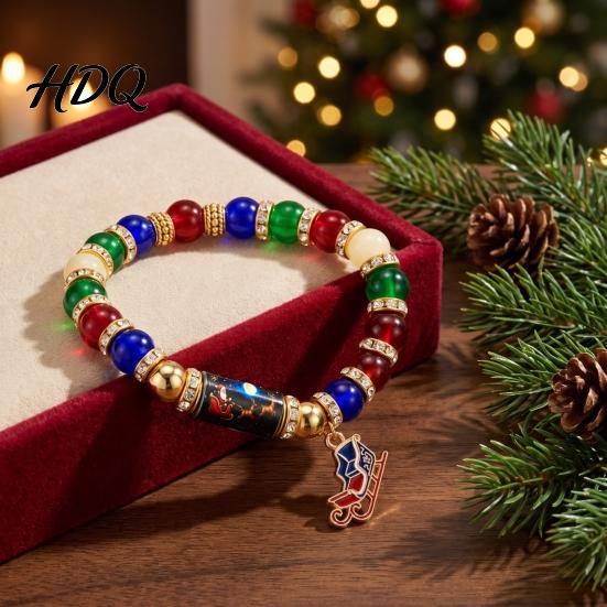 Red And Green Beaded Bracelets Christmas Bracelet with Alloy Tree Charm Santa Deer Stocking Center Bead for Women Elastic Bracelet Festive Jewelry