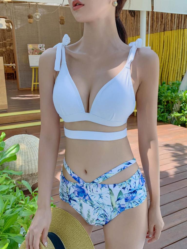 Swimsuit: Sweet Sexy Bikini for Hot Spring & Beach Vacation