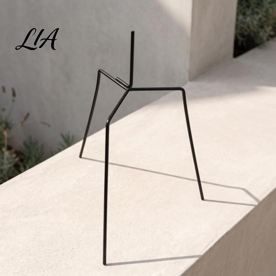 Courtyard Landscaping Accessory Heavy Duty Iron Garden Stake, Triangular Stability Ground Peg, Rust Weatherproof Metal Support Resistant Bracket