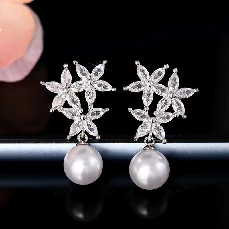 

Huitan Sparkling Flower Dangle Earrings with Simulated Pearl Aesthetic Wedding Earrings for Women Fancy Gift Statement Zircon