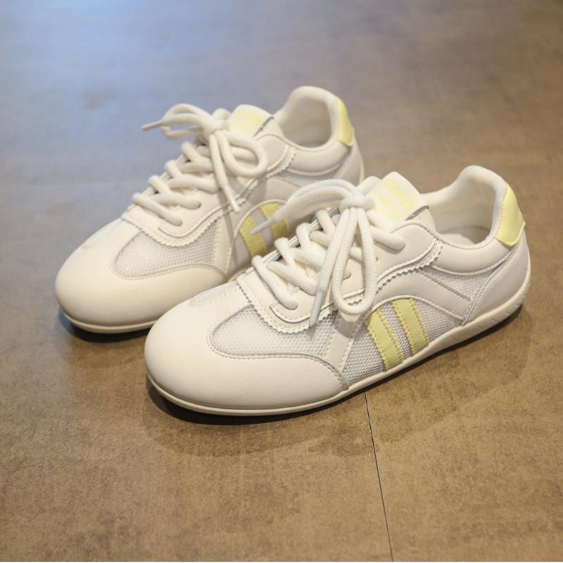 Little white shoes women's spring new Korean version of female students' leisure sports versatile board shoes street shooting retro trend casual shoes