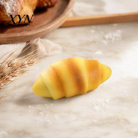 Croissant Fidget Toy Stress Relief Squeeze Toy, Simulated Bread Sensory Kids Ball Home Office Worker Relaxation Desk