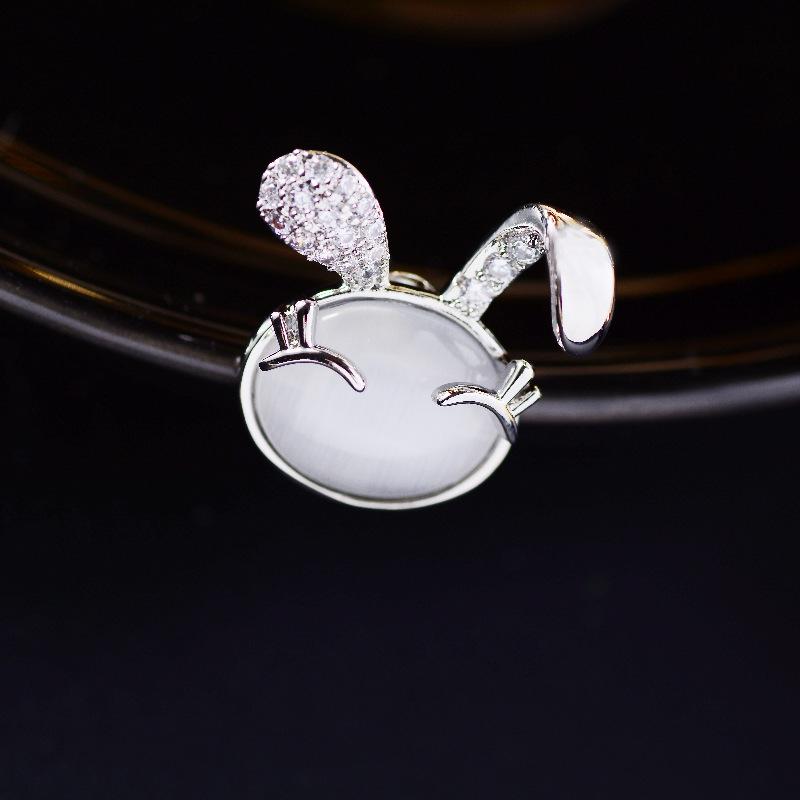 Japanese Cute Rabbit Crystal Brooch: Elegant Women's Versatile Lapel Pin