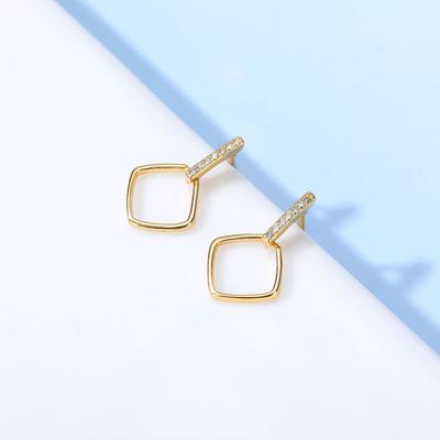 Geometric Pendant with A Lively and Simple Design Feels Cold and Elegant Earrings In The New Year