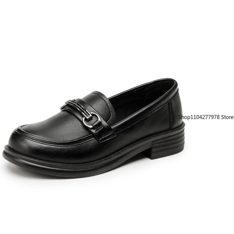 Mode PU Leder Slipper Damen Neue Flache Britischer Stil PU Lederschuhe Einzelne Schuhe Metall Flacher Absatz Arbeitsschuhe Große Größe 42