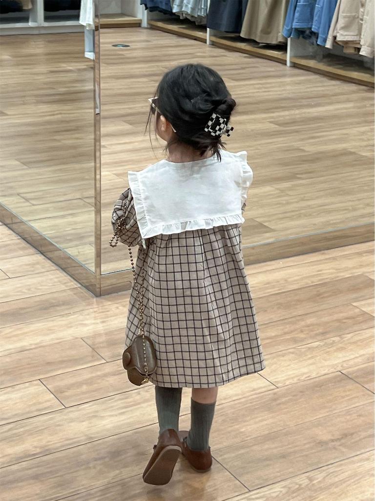 Jesień 2024 Sukienka dla dziewczynek w stylu koreańskim z literackim spiczastym kołnierzykiem