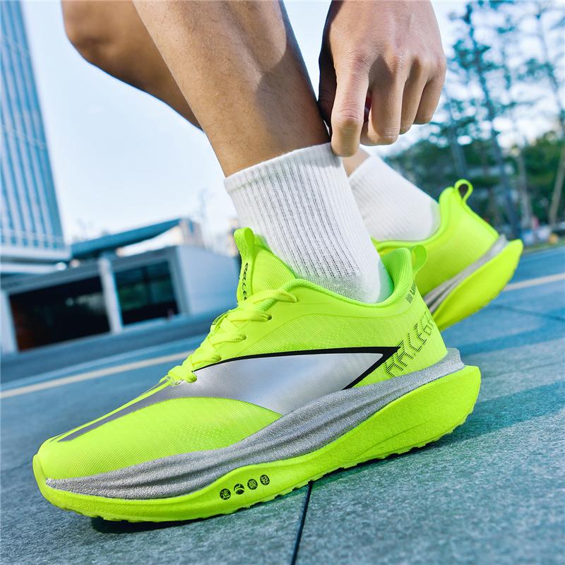 Men's outdoor casual fashion breathable four seasons sneakers light soft-sole speed running shoes students racing sports shoes