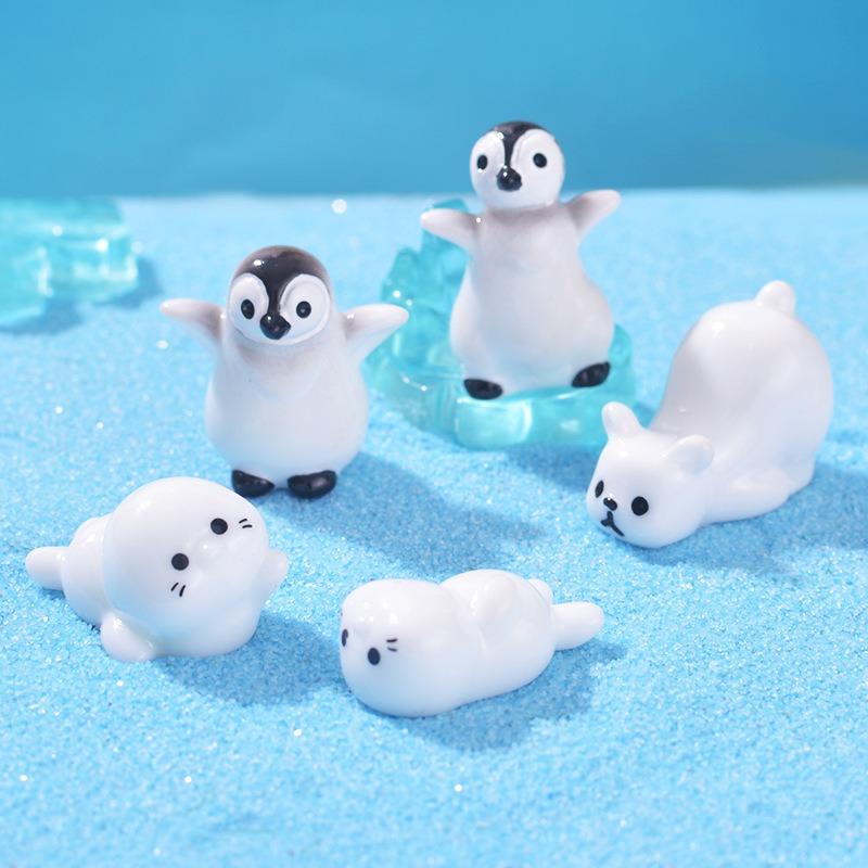 10Pcs Cute Penguins, Polar Bears, Moss, Micro Landscape, Snow Seals, Ice Blocks, Christmas Scenery Accessories