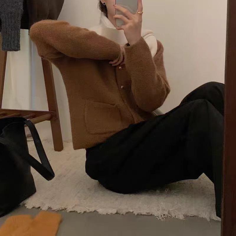 

Осень и зима новый однотонный темпераментный свитер куртка женская мода универсальный мягкий восковой свободный омолаживающий вязаный кардиган One size