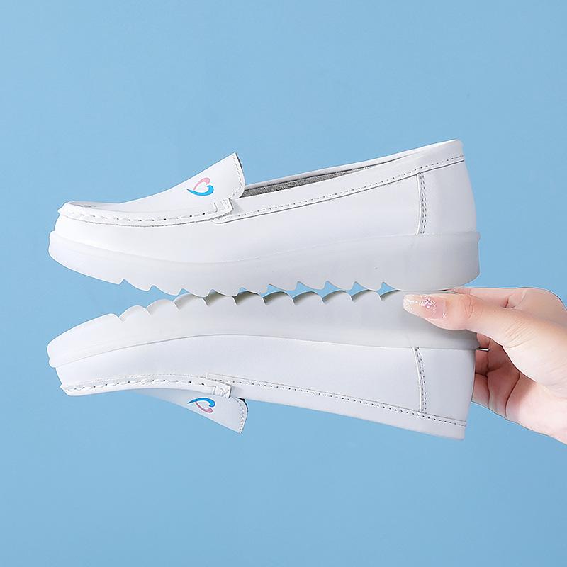 Nurse shoes women's soft-soled breathable doctor's work shoes thick-soled non-slip autumn and winter flat-soled medical shoes are comfortable
