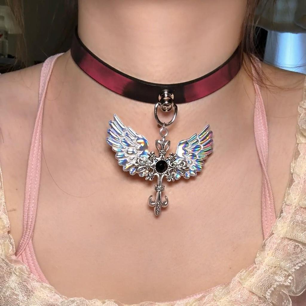 Chique Pittige Meisje Leren Bel Choker Ketting – Uniek Minderheidsontwerp
