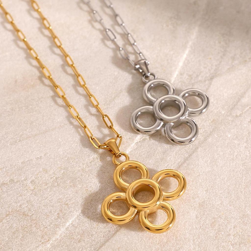 18K Gold Stainless Steel Flower Pendant Necklace - Trendy, Versatile, Non-Fading Jewelry