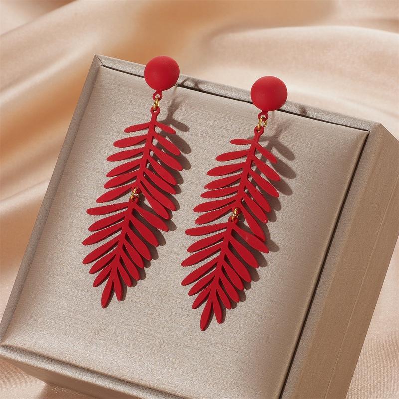 Pinkdudu Fashion Exaggeration Colorful Leaf Earrings Simple Candy-Colored Acrylic Stud Earrings for Women Jewelry Gifts PD901