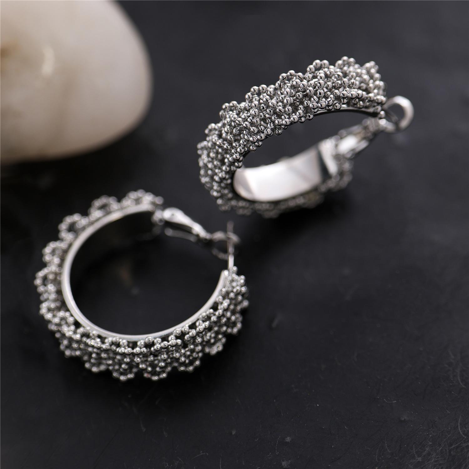 

Серьги-каффы в виде буквы С, нишевые, ретро, тяжелая промышленность, серьги-пусеты, модные, универсальные, с темпераментом, высококлассные серьги, женские