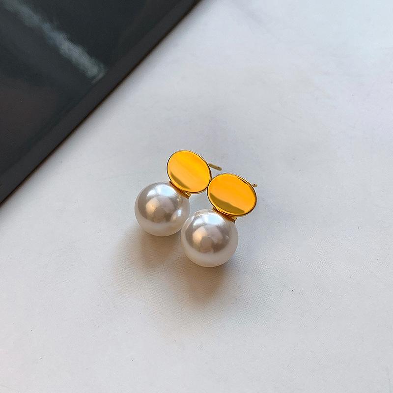 

Sterling silver French Australian white pearl stud earrings women s light luxury high-end temperament atmosphere simple and versatile earrings