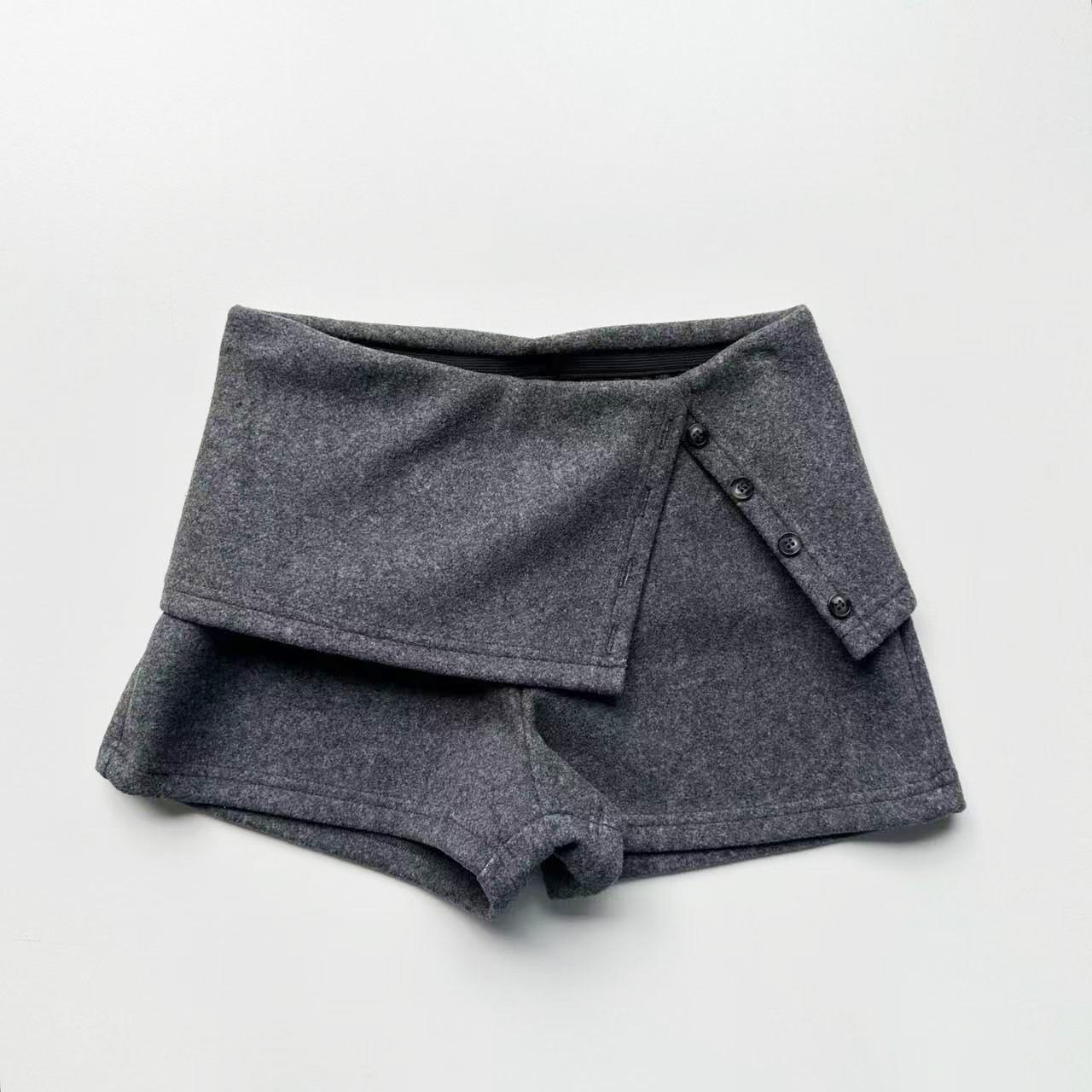 Spicy Cool Korean Slim-Fit Cuffed Leggings Shorts M