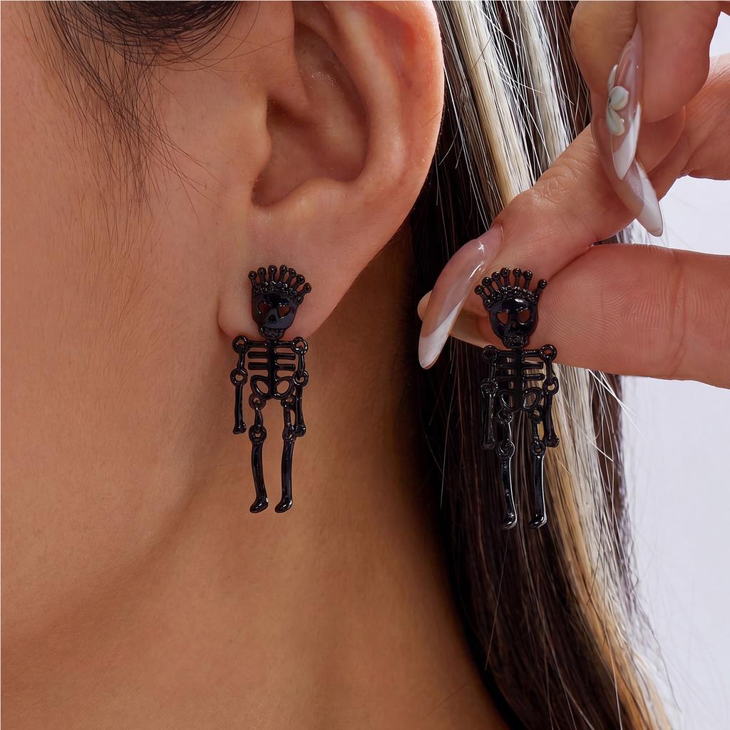 Trendy Creative Halloween Skull Long Drop Earrings for Women Gothic Metal Skull Head Dangle Earrings Statement Holiday Jewelry