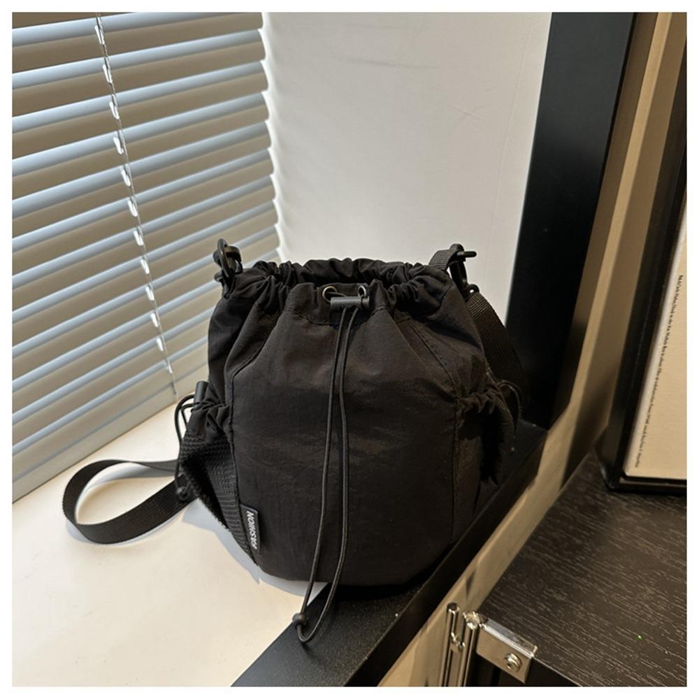 Korean Style Drawstring Bucket Bag Purse Small Crossbody Bag Fashionable Nylon Shoulder Bag  Women