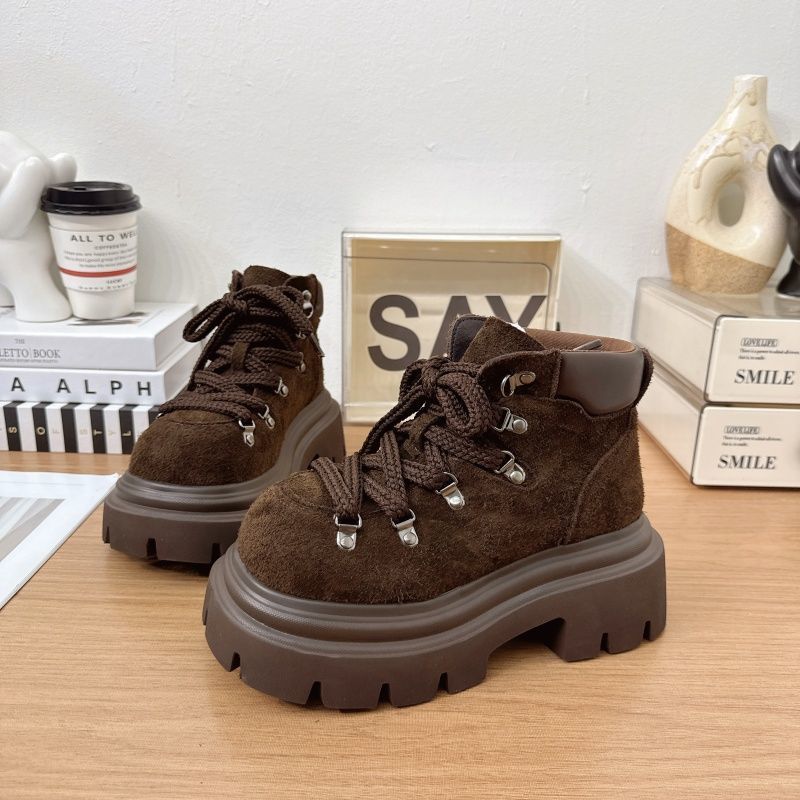 

2025 осень новые матовые ботинки Мартин на шнуровке с большой головой женские на толстой подошве увеличивающие рост в зарубежном стиле универсальные ретро локомотивные короткие ботинки 35