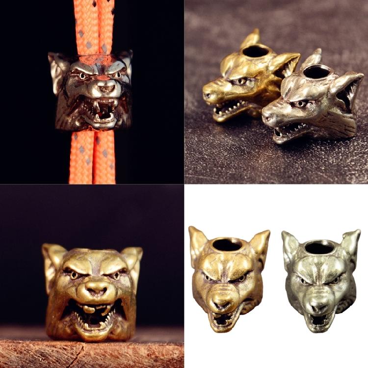 Paracord Pendant Brass Wolf Head Adornment for Adventure Seekers Keychain Charm Unique Backpack Hanging Ornament