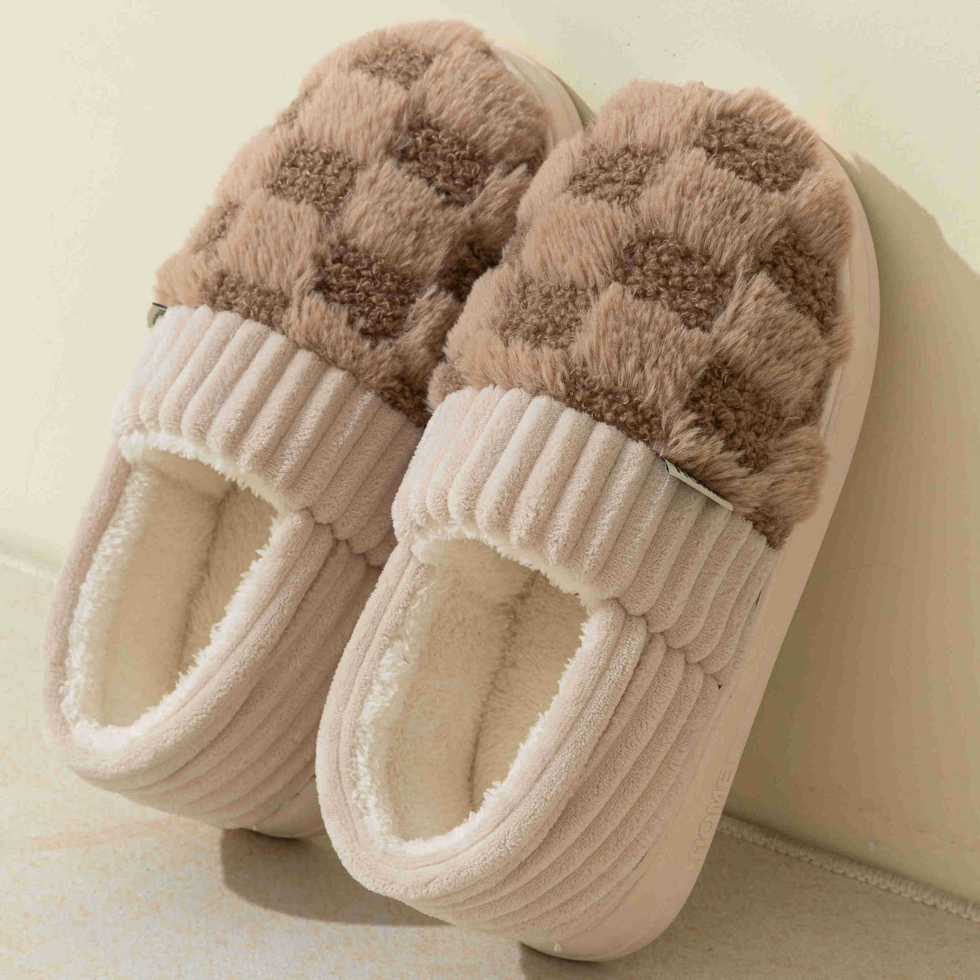 

Сумка пятка хлопковые тапочки женские зимние новые домашние бархатные теплые хлопковые тапочки для пары пушистые хлопковые туфли пушистые тапочки 44-45 кофейный