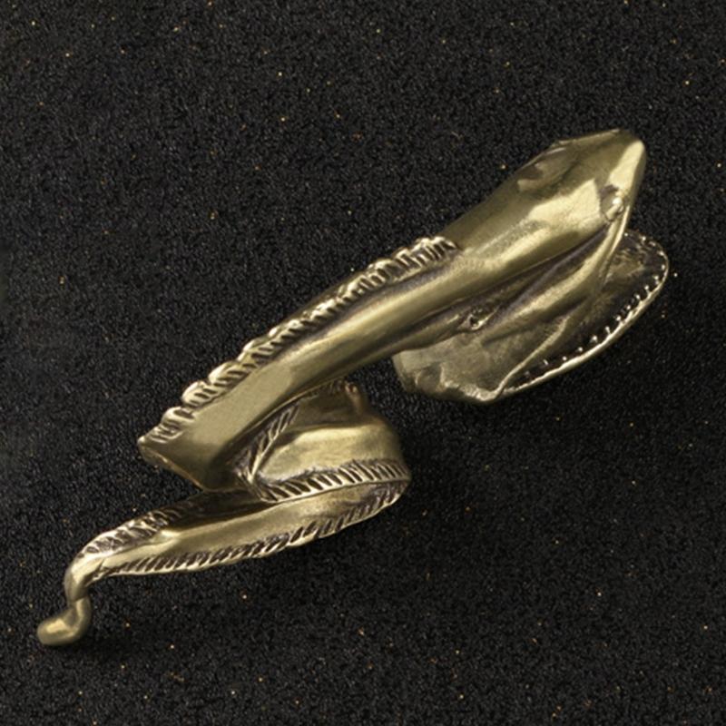 Metal Animal Shelf Decors Accent,Conger Figurines Tabletop Centerpieces for Office Home Decorations Decorative Objects