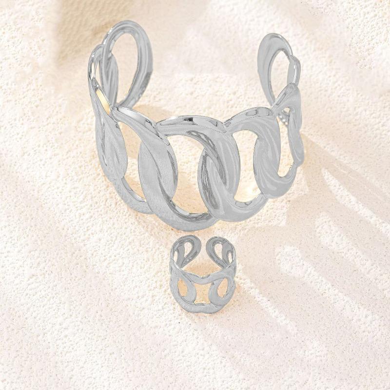 

Two-piece set of personalized creative geometric hollow bracelet ring jewelry set, hot-selling daily versatile women s jewelry срібло сірий колір